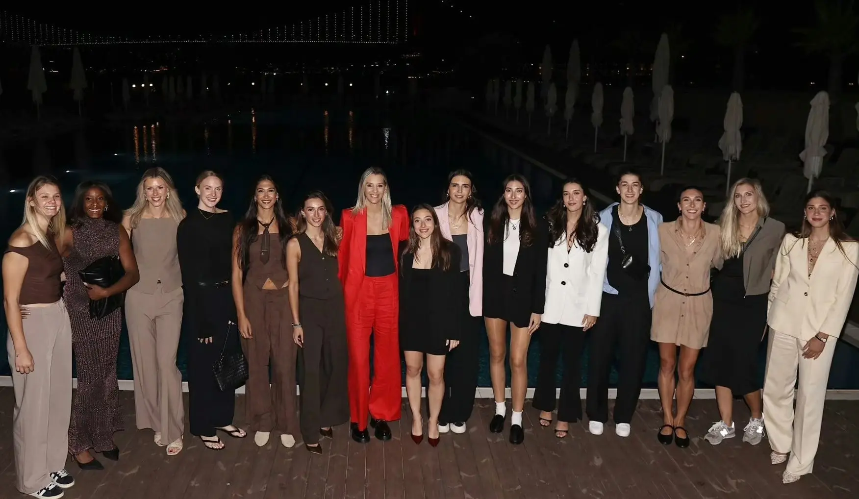 耳其航空女, 还需要继续 耳其航空女, 还需要继续